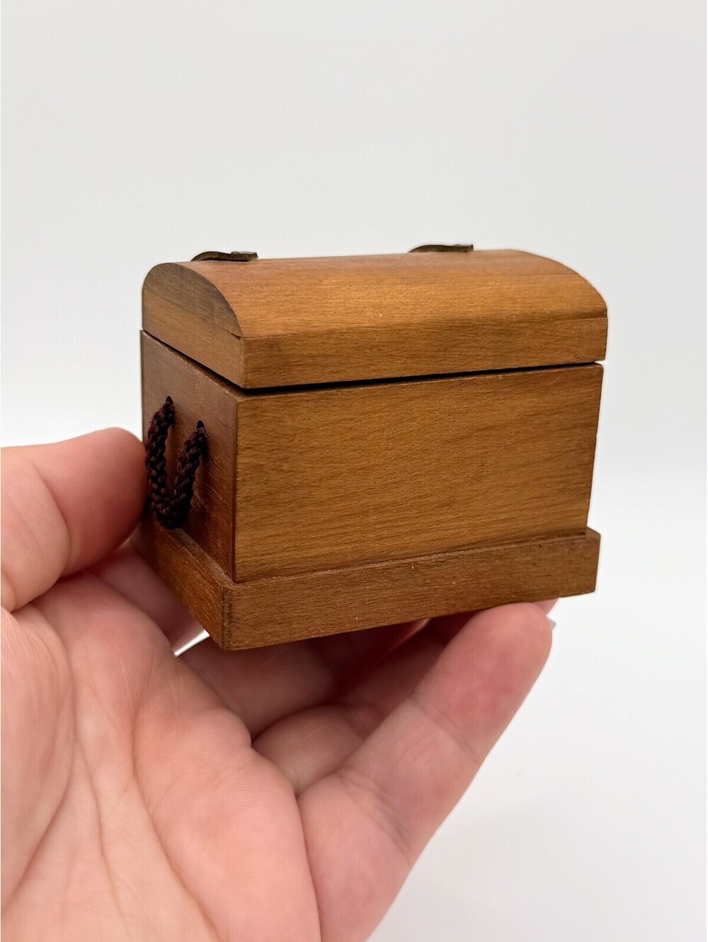 1:12 Scale Vintage Dollhouse Treasure Chest Wood Trunk Music Box Movement